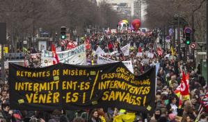Macron impulsa reforma de pensiones pese a protestas