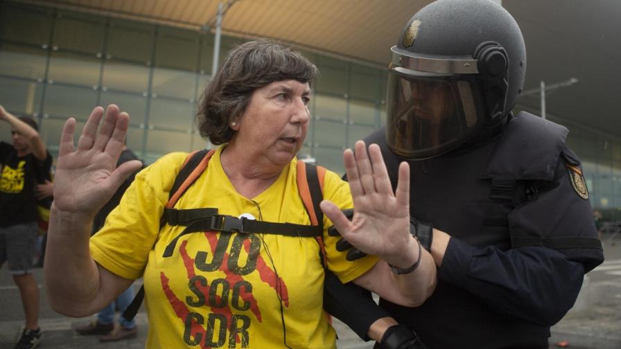 170 heridos en choques por condenas a separatistas catalanes