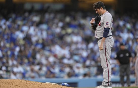 Dodgers remontan y reducen ventaja de Bravos