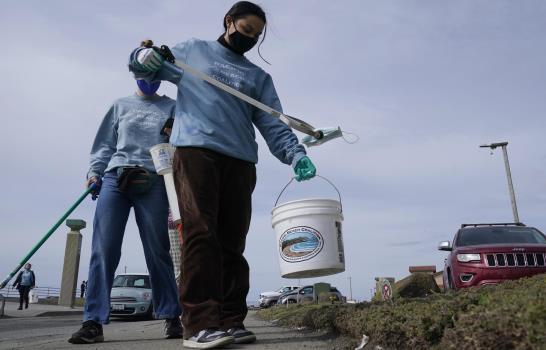 Tapabocas y guantes salvan vidas... y contaminan el ambiente