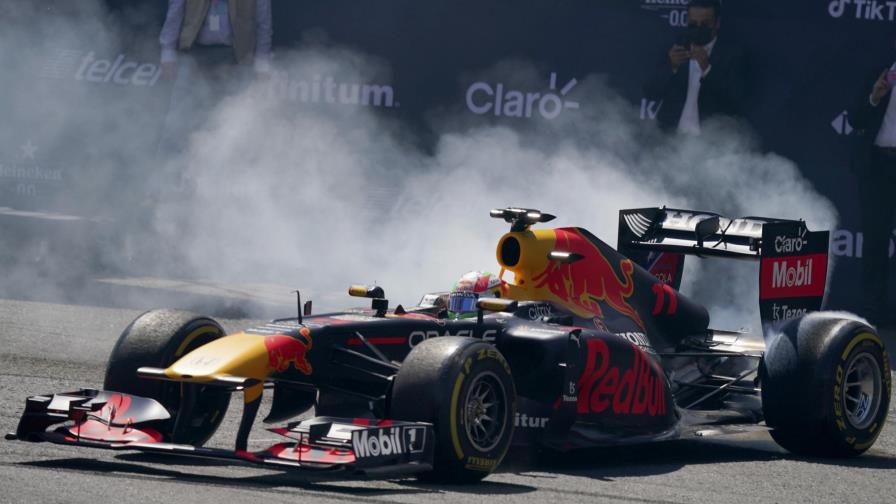 Checo Pérez se deja querer en México