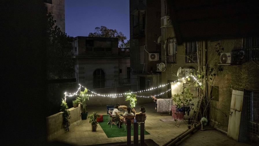 Musulmanes festejan fin del Ramadán bajo la sombra de COVID