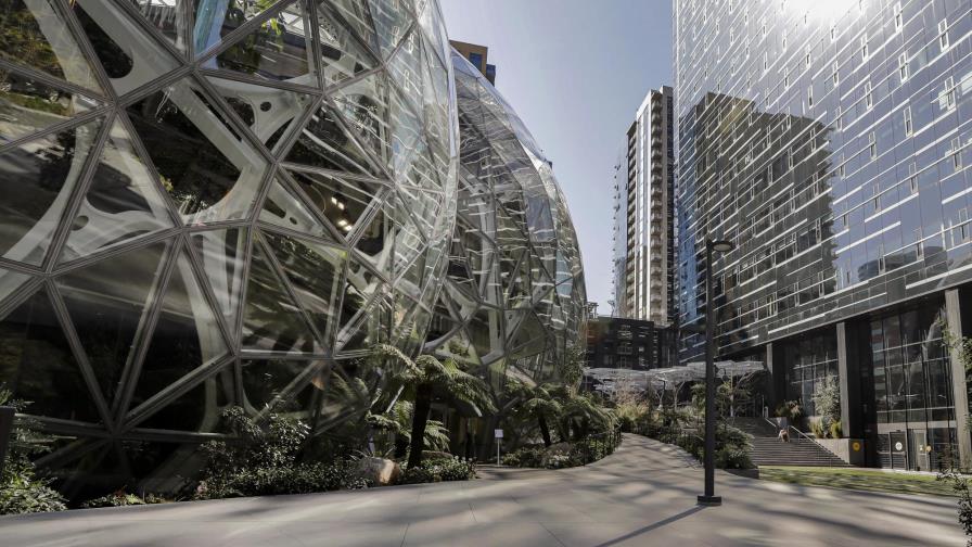 Amazon permitirá trabajar a distancia indefinidamente Amazon permitirá trabajar a distancia indefinidamente