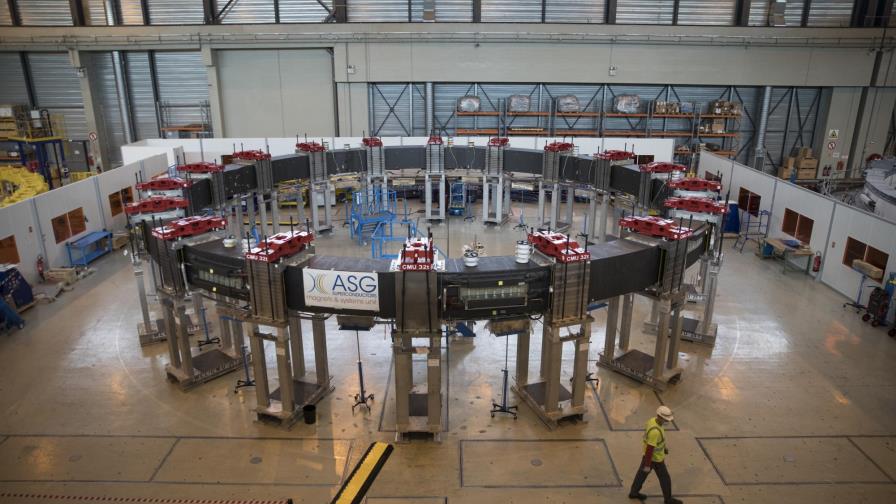 Dispositivo de fusión nuclear en Francia, en fase crítica Dispositivo de fusión nuclear en Francia, en fase crítica