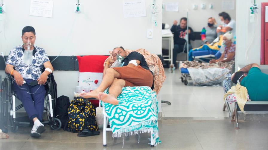 Récord de muertes por COVID-19 e inminente colapso ponen a Brasil en jaque
