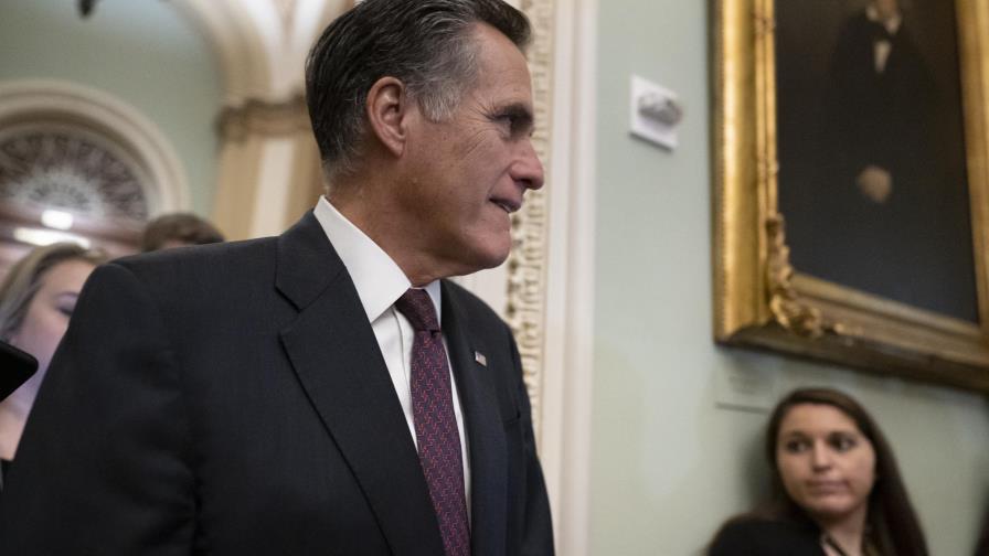 Romney puede afianzar influencia en juicio político de Trump Romney puede afianzar influencia en juicio político de Trump