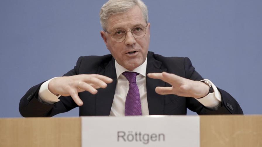 Exministro alemán aspira a dirigir el partido de Merkel Exministro alemán aspira a dirigir el partido de Merkel