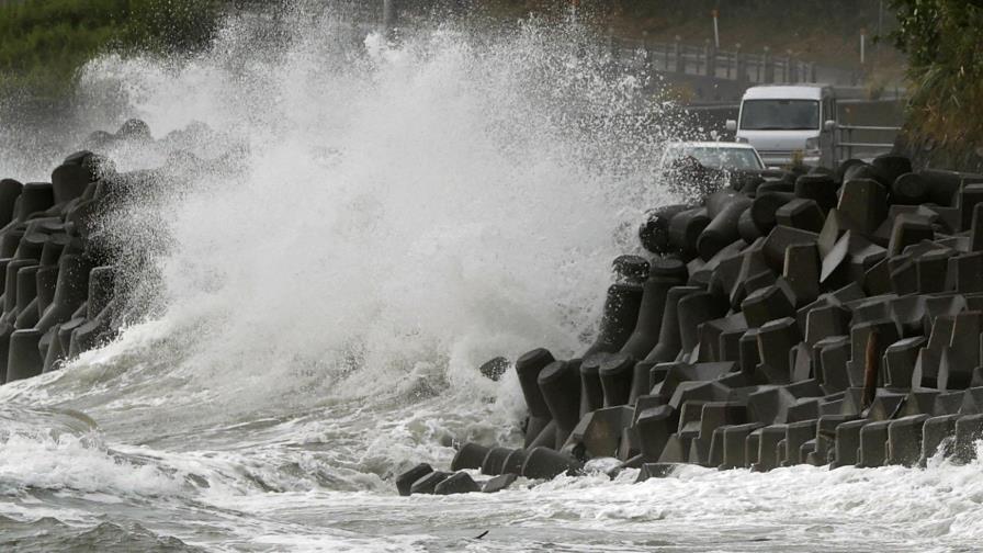 El tifón Haishen golpea el sur de Japón con viento y lluvia