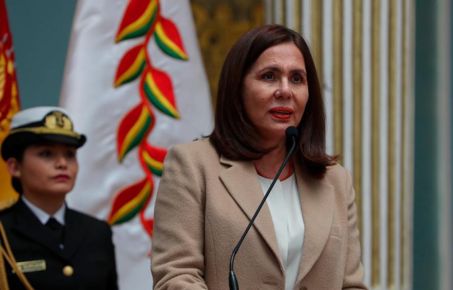 Gobierno interino boliviano denuncia campaña en su contra en foros internacionales