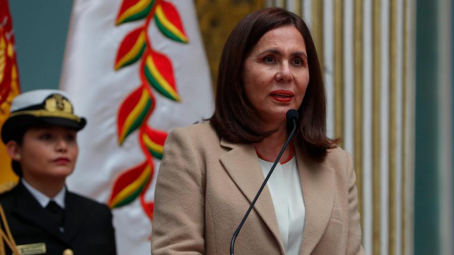 Gobierno interino boliviano denuncia campaña en su contra en foros internacionales