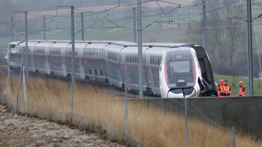 21 heridos al descarrilarse tren de alta velocidad rumbo a París