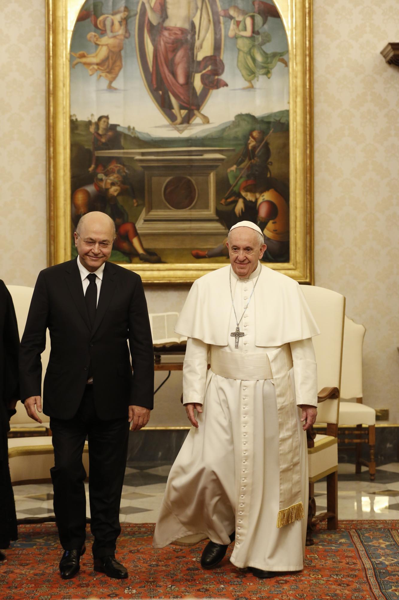 Vaticano exhorta a presidente de Irak a proteger cristianos Vaticano exhorta a presidente de Irak a proteger cristianos