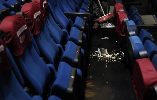 México reabre sus cines y llegan los primeros valientes