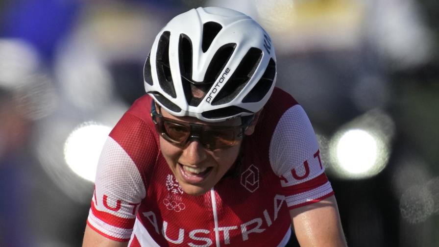 Austriaca Kiesenhofer da la gran sorpresa en carrera de ruta