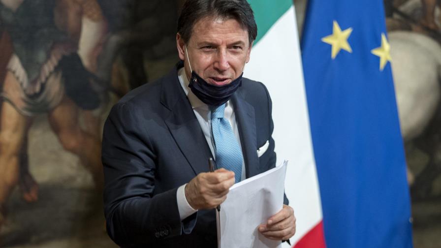 Italia intenta simplificar su compleja burocracia