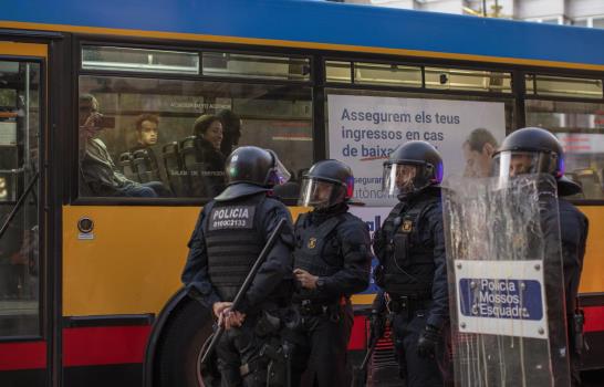 Independentistas marcan 2 años del referendo en Cataluña