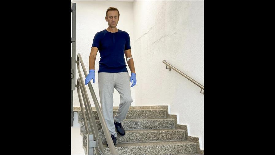 Navalny dice que ahora está más que “técnicamente vivo”