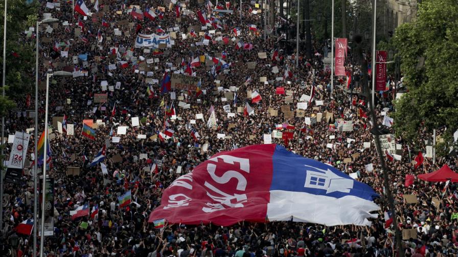 Chile: Sebastián Piñera pide la renuncia a todos sus ministros