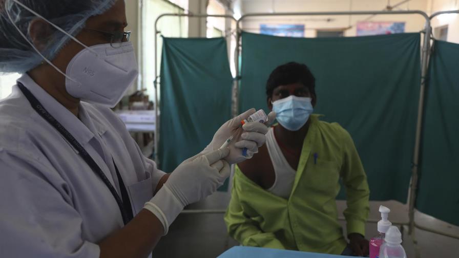 India prueba su plan de vacunación contra el COVID-19