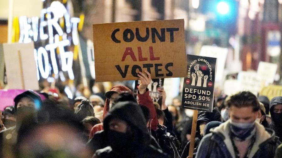 Decenas de arrestos en protestas tras elección en EEUU