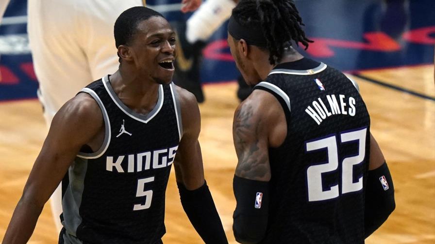 Fox explota en el cuarto periodo y Kings derrotan a Pelicans