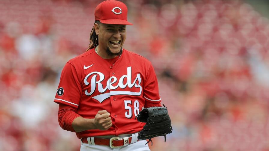 Luis Castillo lanza seis sólidas entradas, Rojos superan a Mellizos