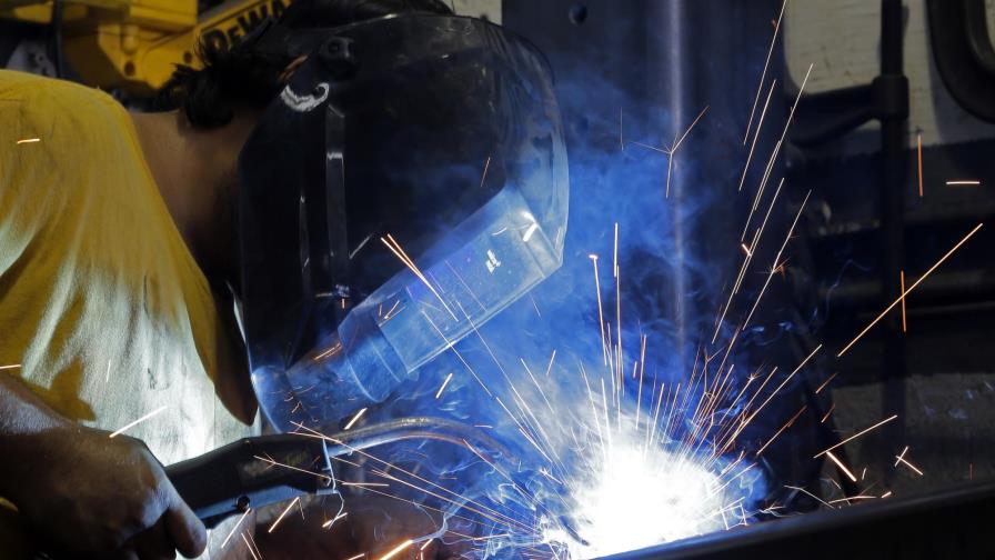 Se desacelera la producción industrial de Estados Unidos Se desacelera la producción industrial de Estados Unidos