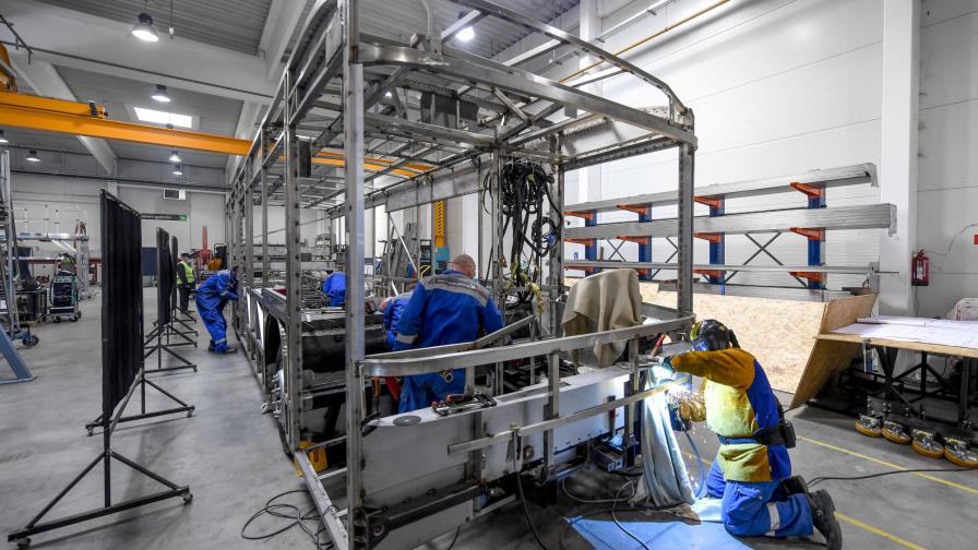 Pequeñas ganancias de Daimler en medio de crisis por virus Pequeñas ganancias de Daimler en medio de crisis por virus