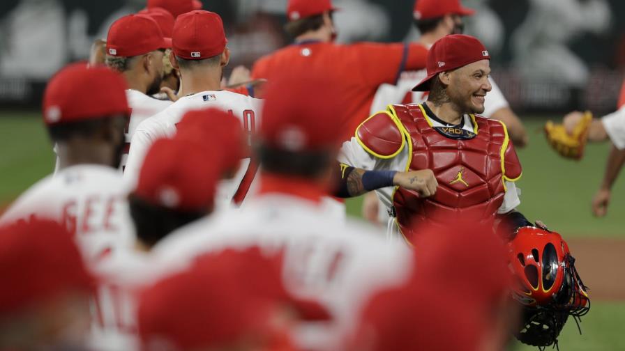 Cardenales: Yadier Molina confirma positivo por COVID