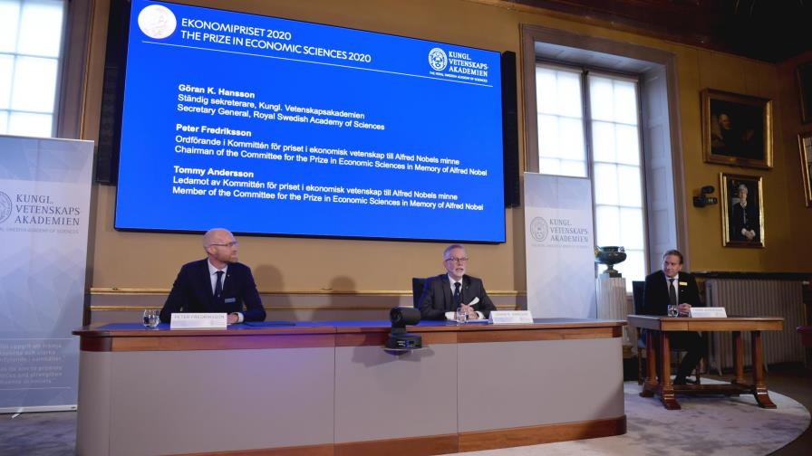 Estadounidenses Milgrom y Wilson ganan el Nobel de economía