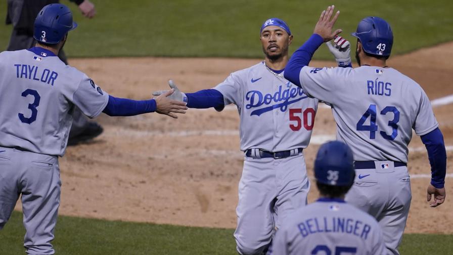 Dodgers aplastan a Atléticos con jonrones de Smith y Turner