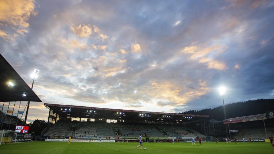 Grupos de fans protestan por sonido artificial en el fútbol