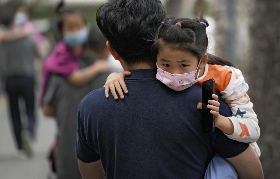 China podría comenzar a vacunar a niños contra el COVID-19