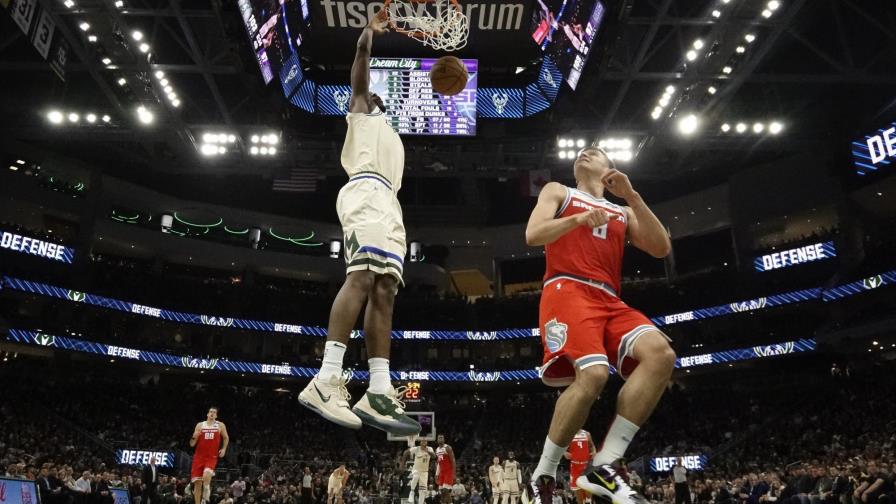 Bucks ganan pese a jugar sin Giannis, quien es ahora padre Bucks ganan pese a jugar sin Giannis, quien es ahora padre