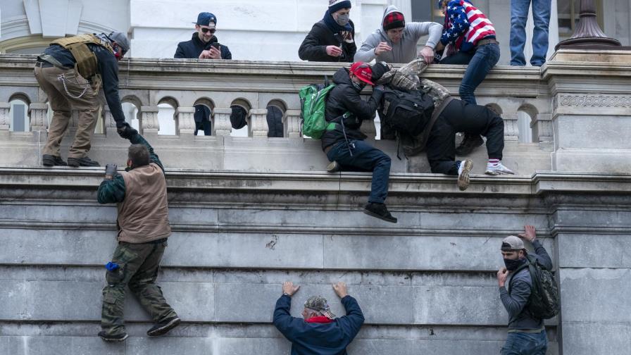 EEUU: Redes sociales pesan en sentencias de alborotadores EEUU: Redes sociales pesan en sentencias de alborotadores