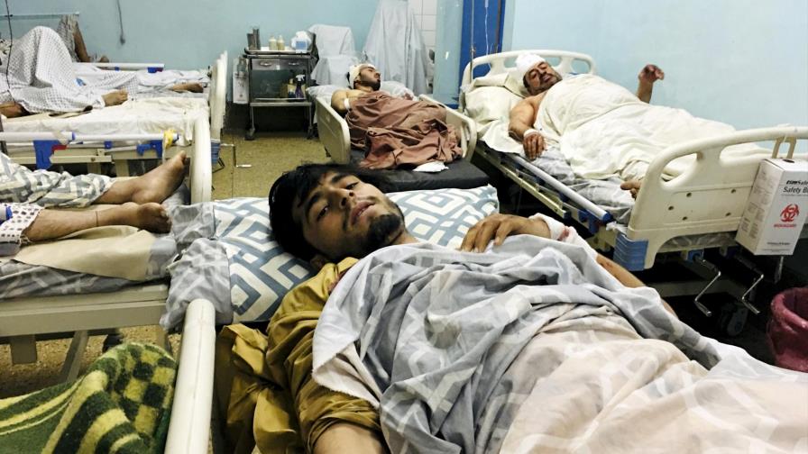 Vuelos de evacuación desde Kabul se reanudan tras atentados