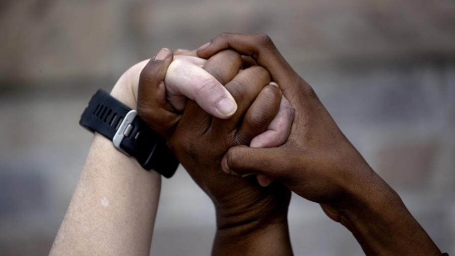 Despiden a 4 policías de Minneapolis tras muerte de detenido Despiden a 4 policías de Minneapolis tras muerte de detenido