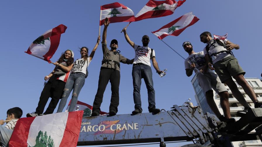 Premier libanés pide apoyo extranjero a reformas