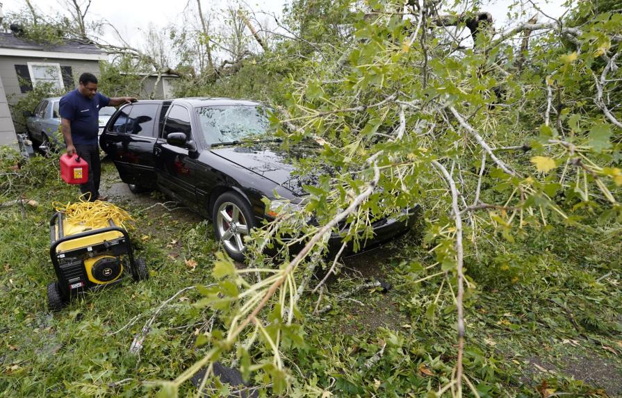 Huracán Laura deja seis muertos a su paso por Luisiana