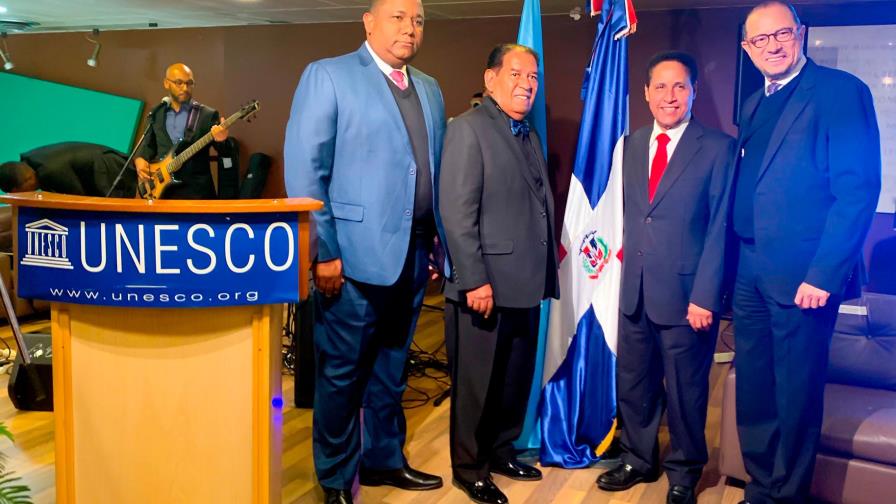 Pionero de la Bachata y el “más caro de la televisión dominicana” visitan la UNESCO en respaldo a la candidatura la bachata