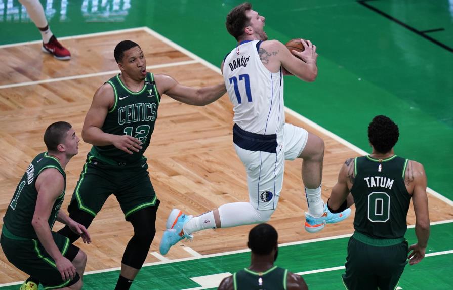 Con 36 puntos de Doncic, Mavericks vencen a Celtics