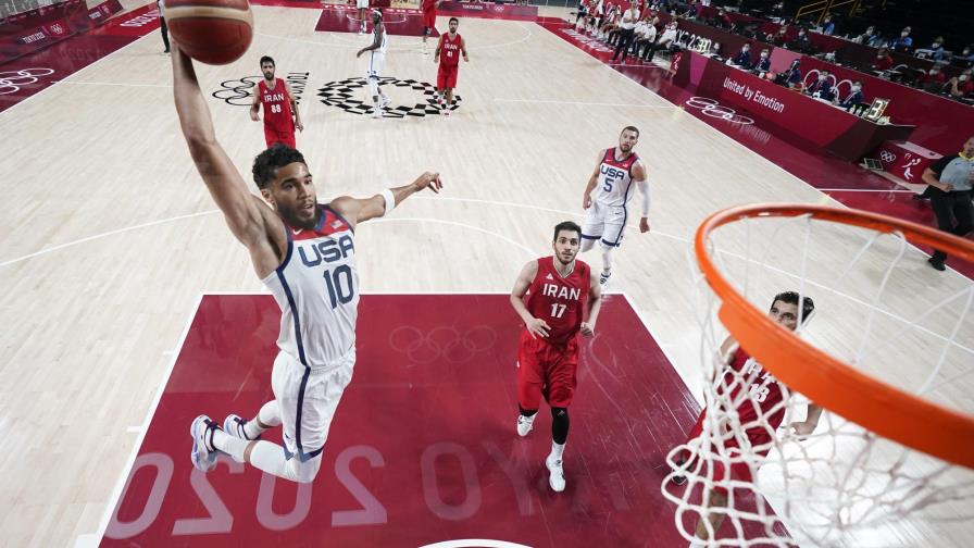 EEUU se recupera de traspiés en debut; aplasta 120-66 a Irán EEUU se recupera de traspiés en debut; aplasta 120-66 a Irán