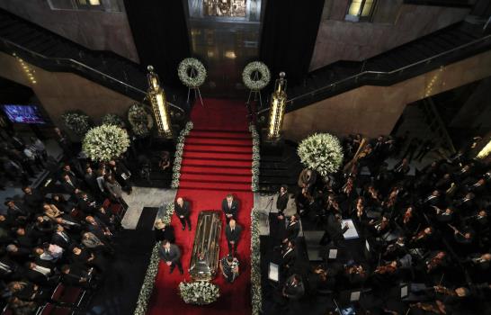 México rinde homenaje a José José en Bellas Artes