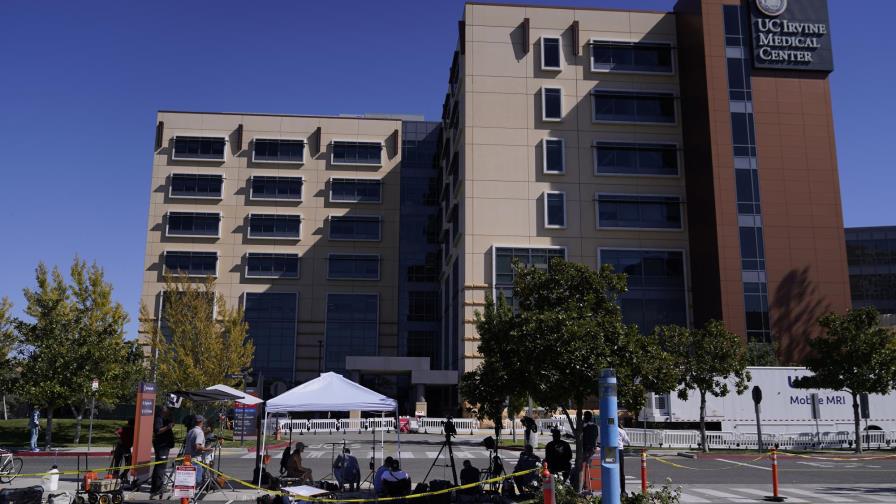 Clinton pasará una noche más en un hospital en California