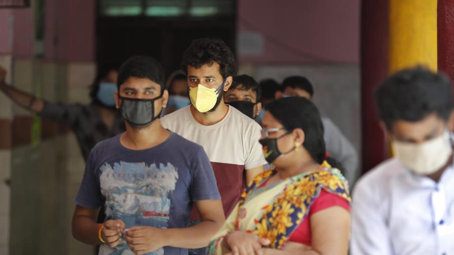 India reporta nuevo récord de contagios, con 16.000 casos India reporta nuevo récord de contagios, con 16.000 casos