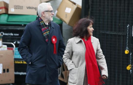 Los británicos eligen a quién quieren que resuelva el Brexit Los británicos eligen a quién quieren que resuelva el Brexit