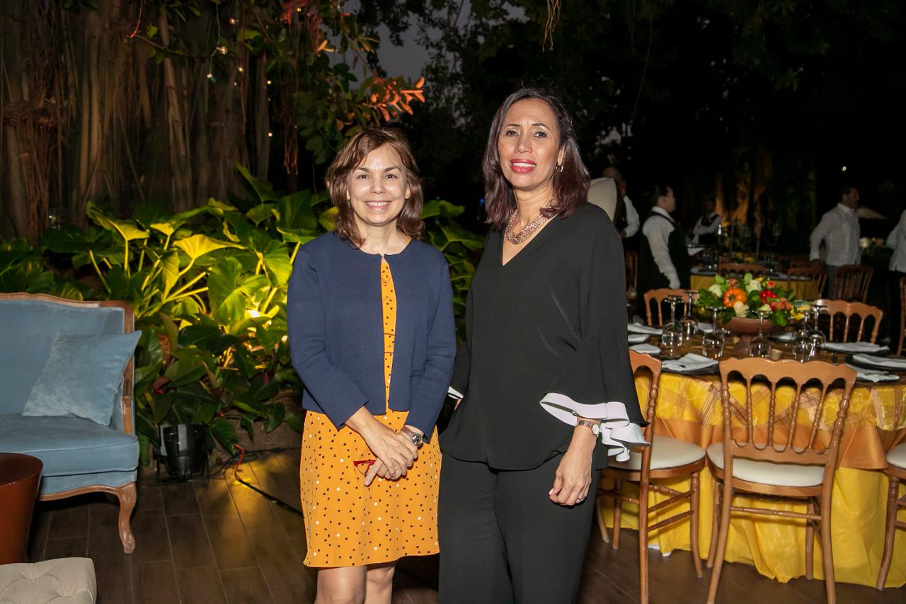 Fabeth Martínez y María Vásquez.