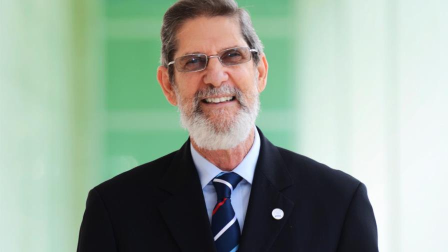 Fabio Guzmán Ariza presenta el Instituto Guzmán Ariza de Lexicografía