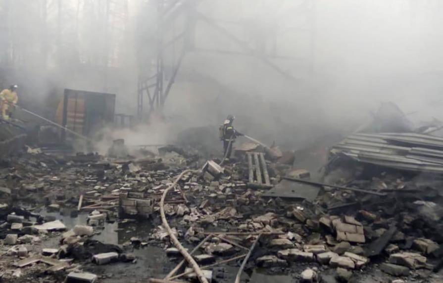 Se elevan a 16 las personas muertas en una explosión en una fábrica rusa