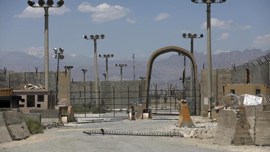 EEUU entrega base de Bagram a Afganistán 20 años después